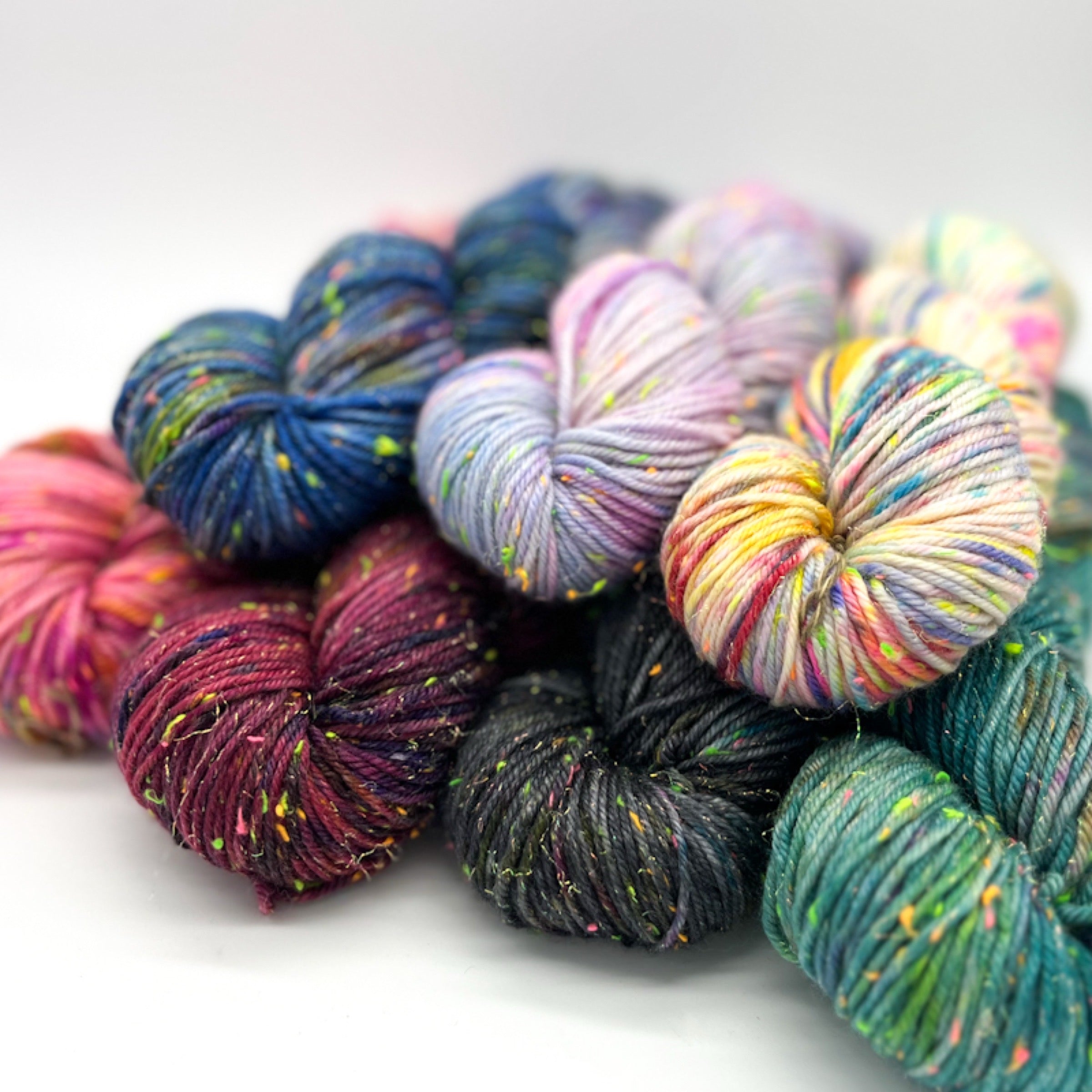 Darich ✩ low gauge knit Swatch party - part two!🧶 This first swatch in my series is for